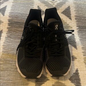 On Running Cloud Swift Running Shoes